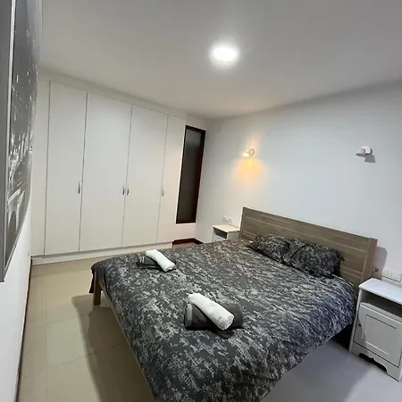 Urban, Quiet Flat For Digital & Remote Nomads *