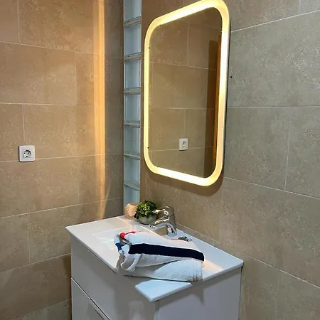 Urban, Quiet Flat For Digital & Remote Nomads דירה