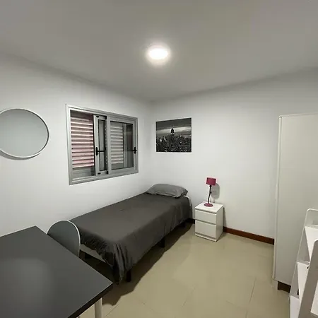 Urban, Quiet Flat For Digital & Remote Nomads Apartmán