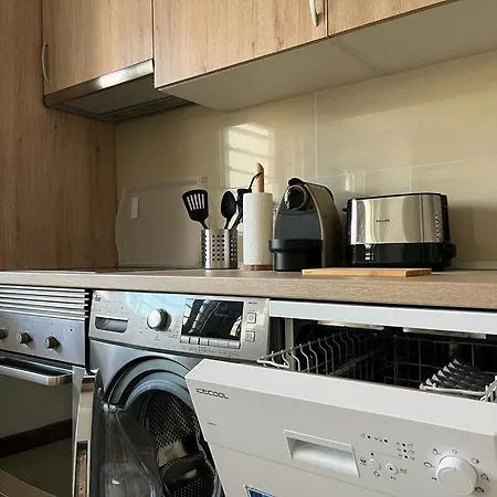 Urban, Quiet Flat For Digital & Remote Nomads