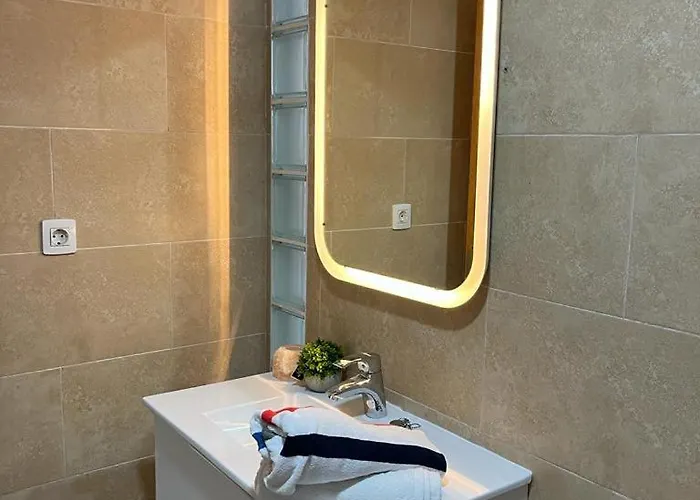 Urban, Quiet Flat For Digital & Remote Nomads شقة