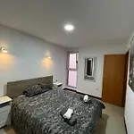 Urban, Quiet Flat For Digital & Remote Nomads