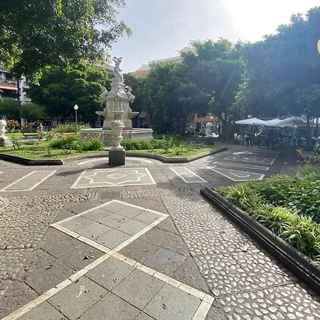 Urban, Quiet Flat For Digital & Remote Nomads アパート *