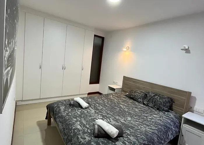 Urban, Quiet Flat For Digital & Remote Nomads *